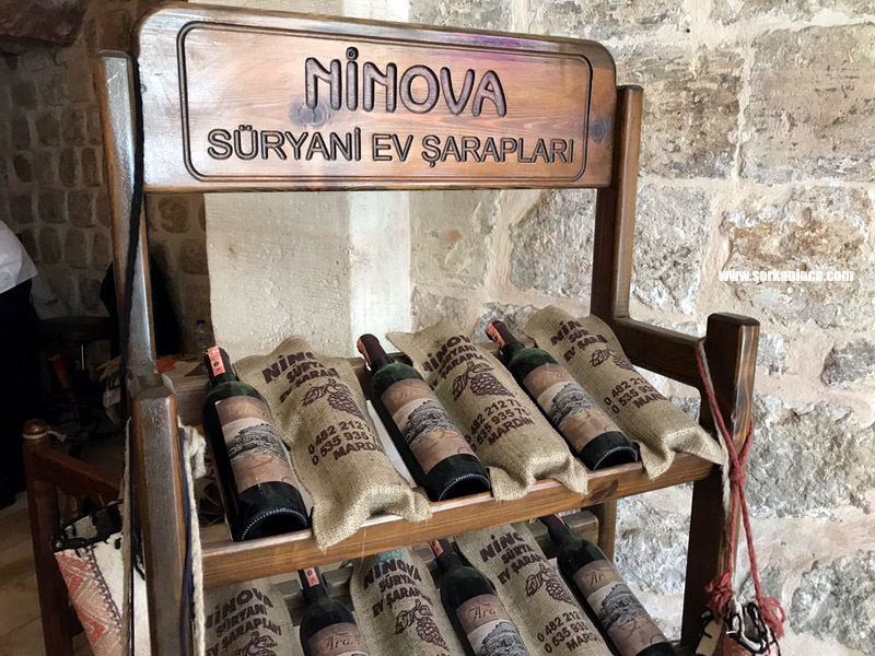 Ninova Süryani ev şarabı şişeleri, Mardin'e özgü boğazkere ve öküzgözü