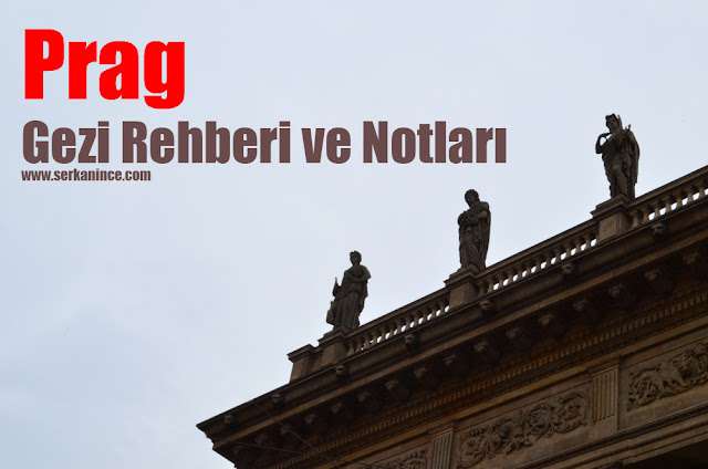 Prag genel görünümü, tarihi şehir merkezi ve Vltava Nehri