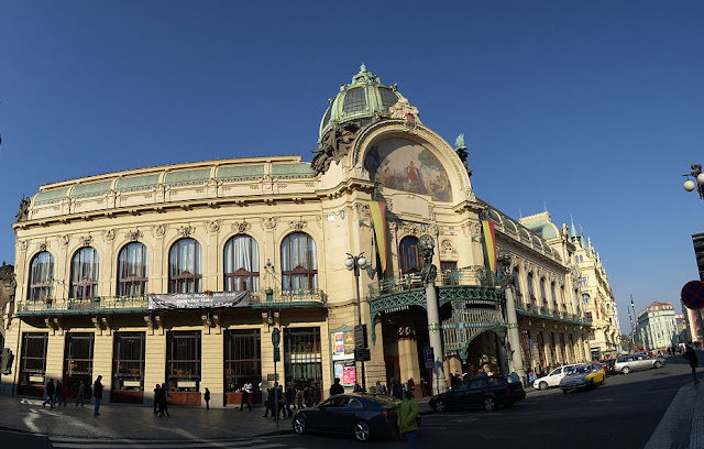 Municipal House, Prag Belediye Binası'nın Art Nouveau cephesi