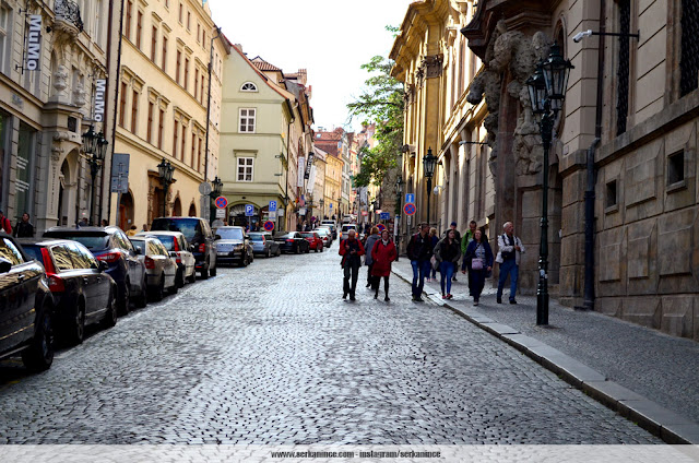 St. Vitus Katedrali, Prag Kalesi'ndeki gotik katedrall içi ve vitray pencereler